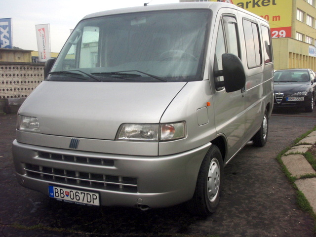 strieborná dodávka značky fiat predaná a úspešne financovaná úverom